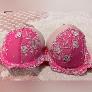 Victoria’s Secret 34DD Body By Victoria Unlined Demi